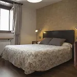 Hostel-albergue Monte Perdido ホステル トルラ