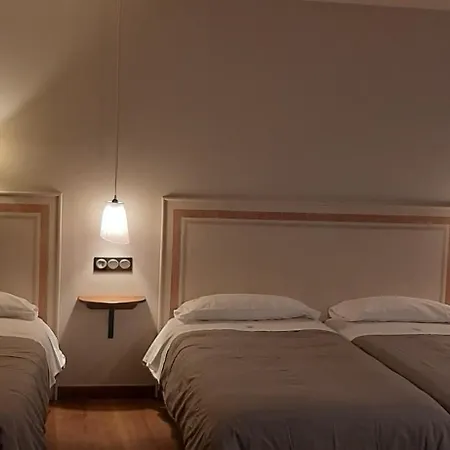 旅馆 Hostel-albergue Monte Perdido 托尔拉