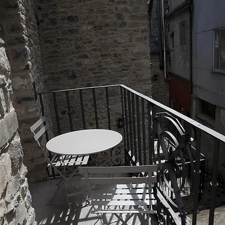 Hostel-albergue Monte Perdido * トルラ