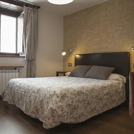 Hostel-albergue Monte Perdido ホステル トルラ