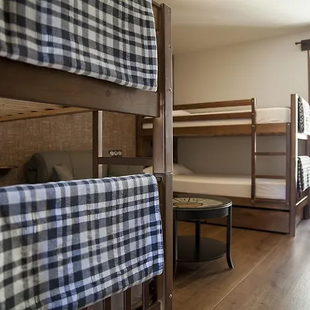 Hostel-albergue Monte Perdido * トルラ