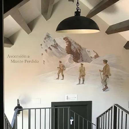 Hostel-albergue Monte Perdido Albergue *