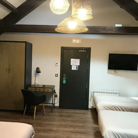 Hostel-albergue Monte Perdido ホステル
