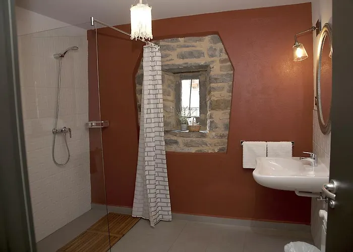 Hostel-albergue Monte Perdido *